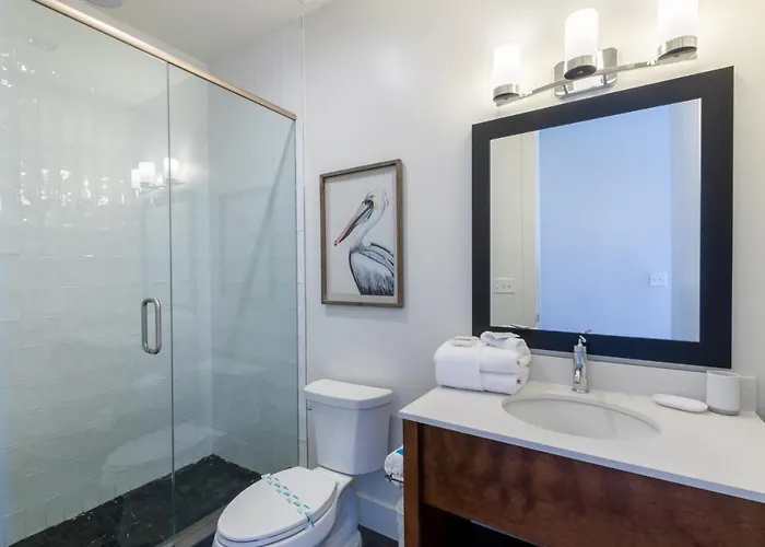 Elegant 4 Bedroom Luxury With Rooftop Pool Next To The Hangout Holiday home Gulf Shores